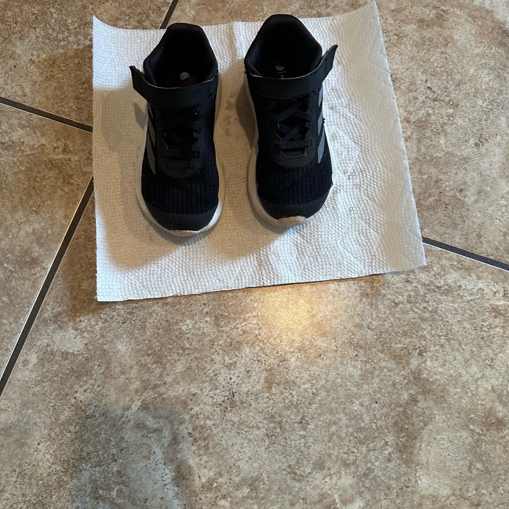 Boys sneakers